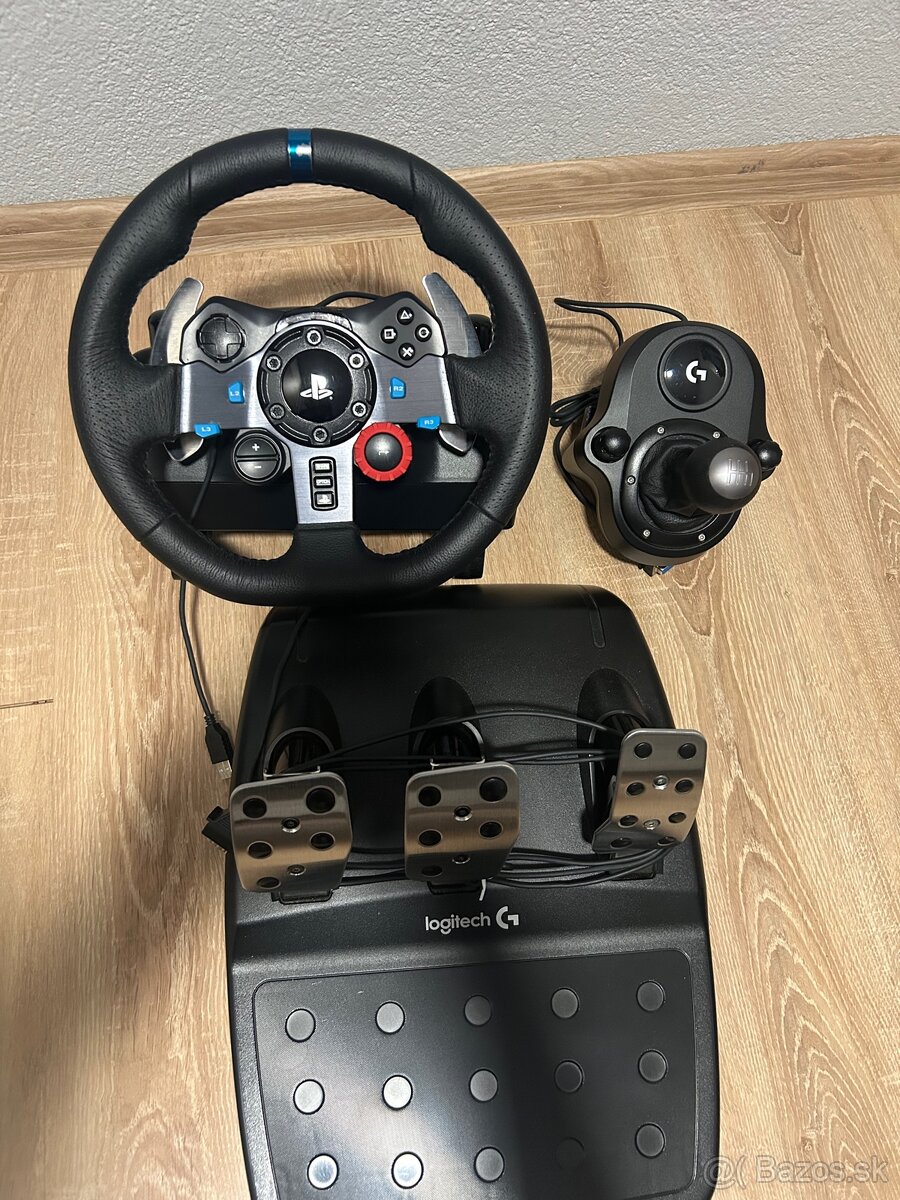 Logitech G29 s pedálmi a radiacou pákou - 2