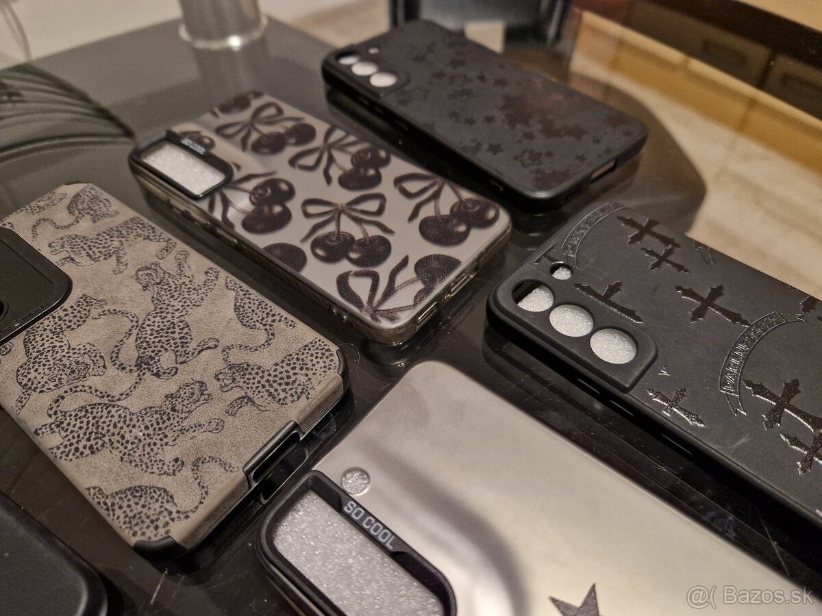 Malo použivané kryty na Samsung s22 - 2