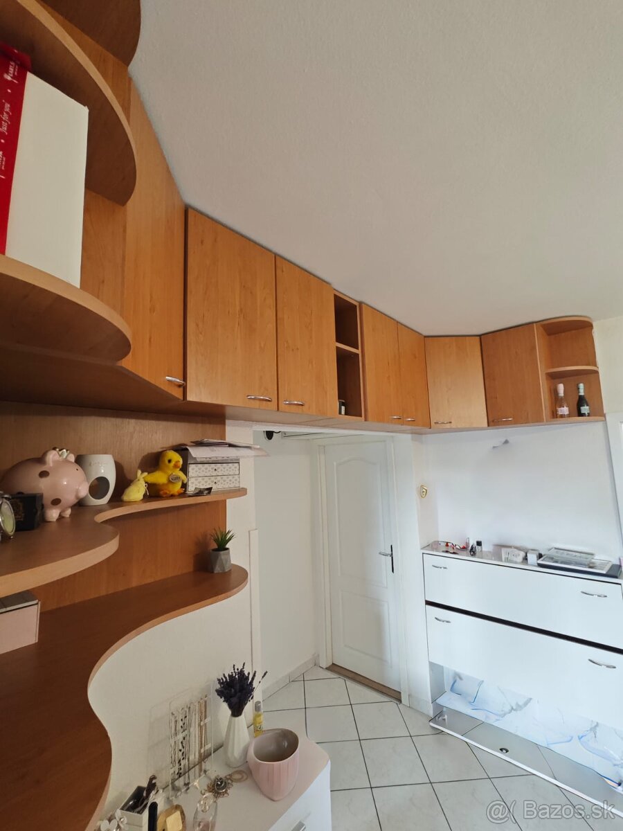 Závesné skrinky - 2