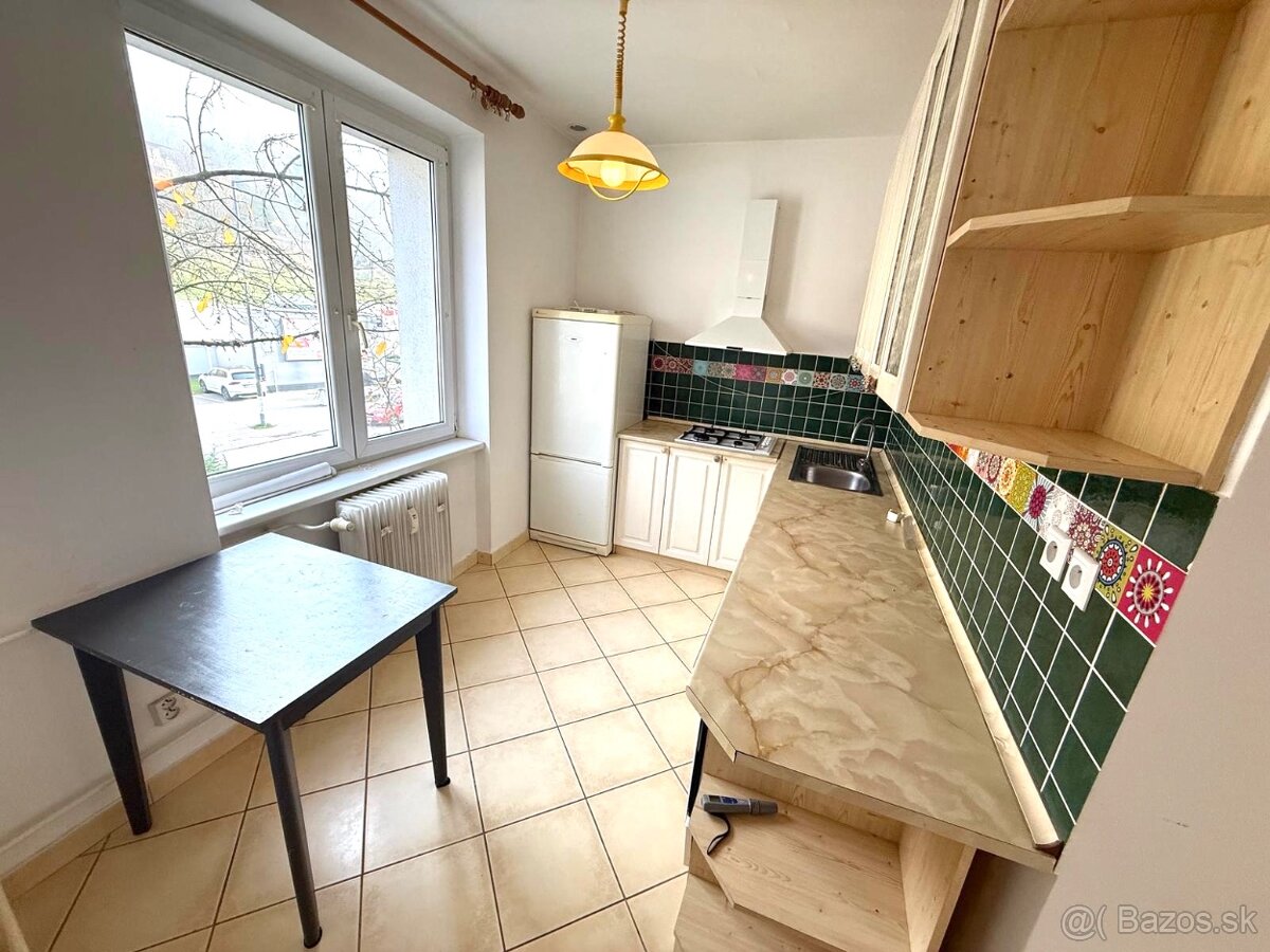 PRENÁJOM: VEĽKÝ 2-IZBOVÝ BYT S DVOMI BALKÓNMI - 2