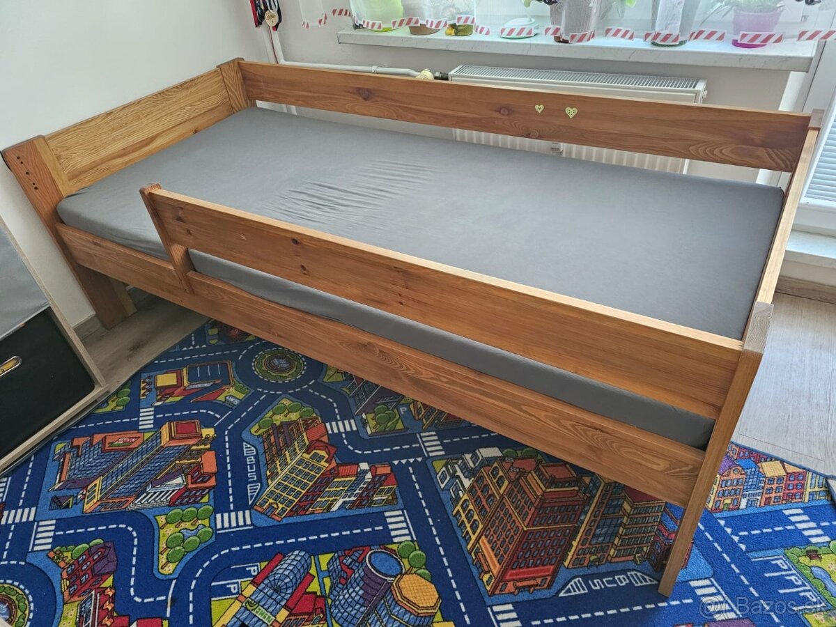 Posteľ s matracom - 2