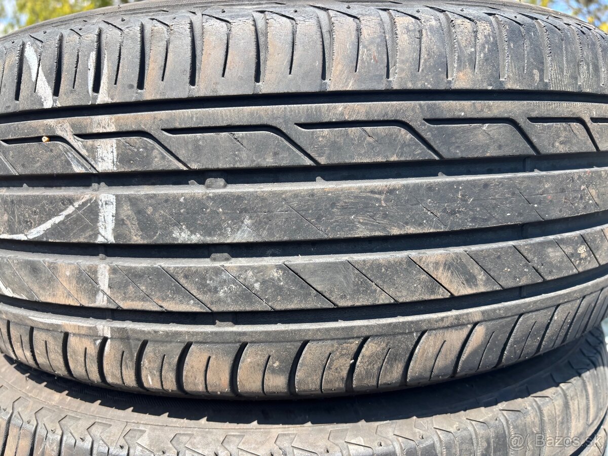 Letné pneu.215/50R18 - 2