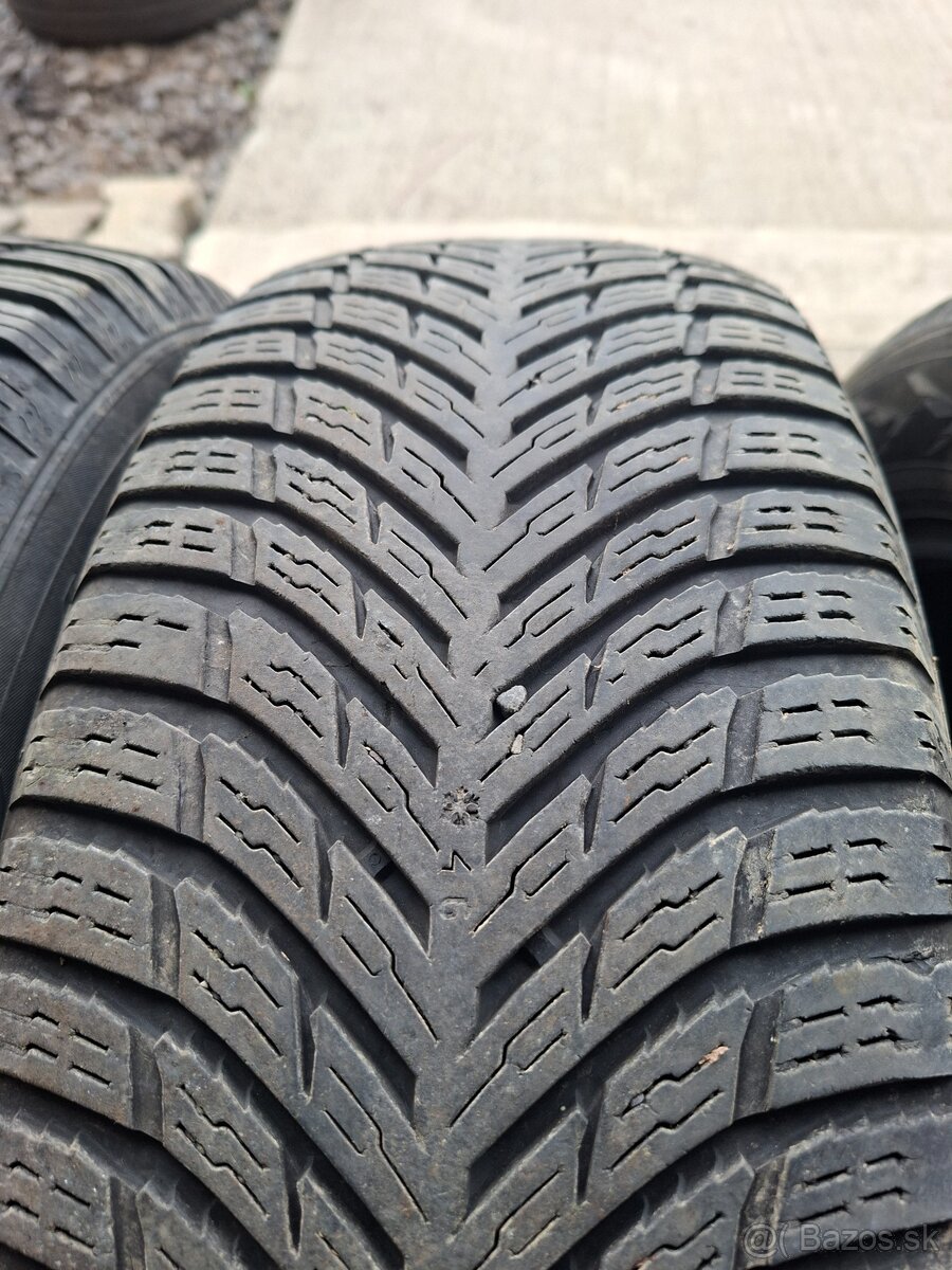 Nokian 215/65 r16 celorocne pneu - 2