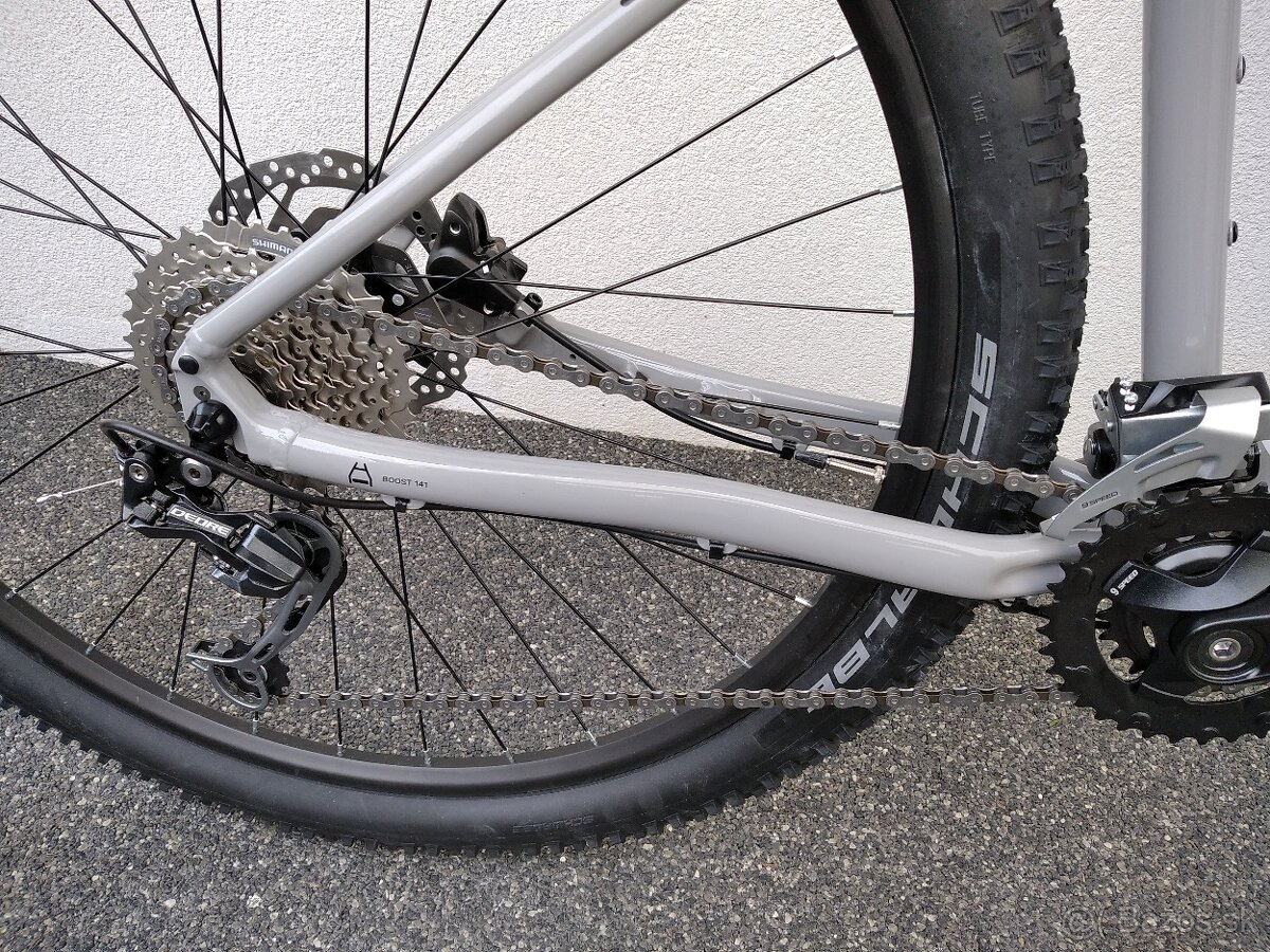 Level 3.0 rám 19" so zárukou - 2