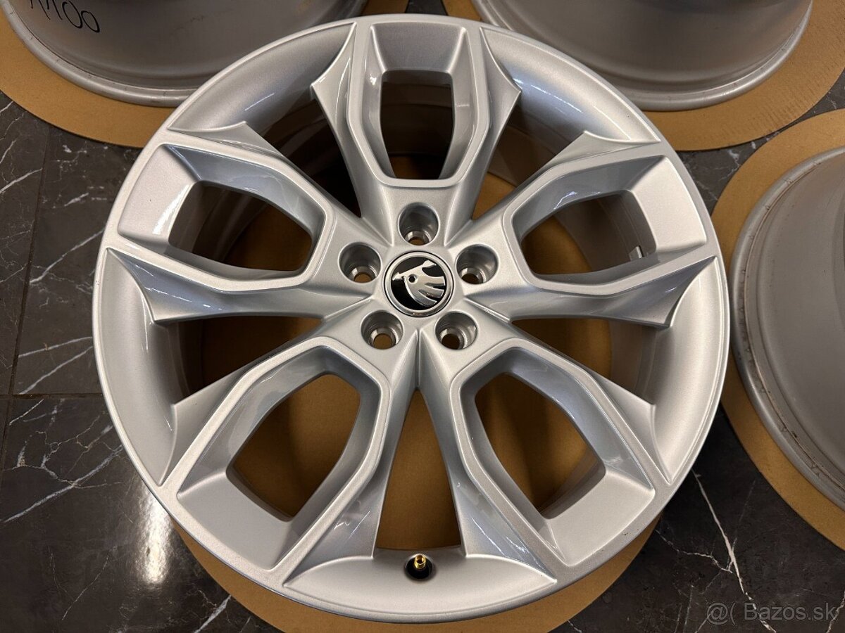 original kolesa skoda kamiq r18 658601025g 5x100 - 2