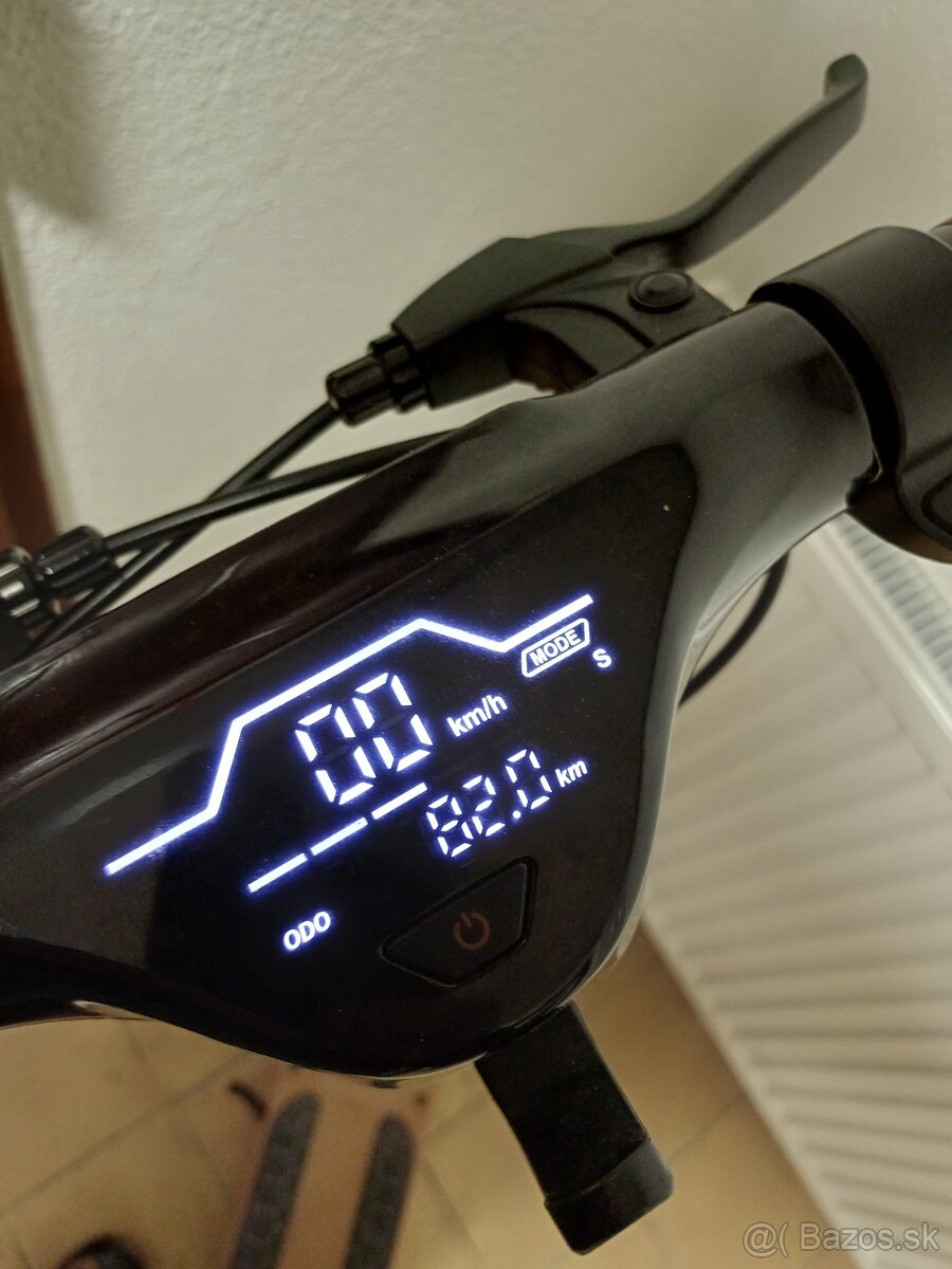 Elektrokolobežka Urbis U8 - 2