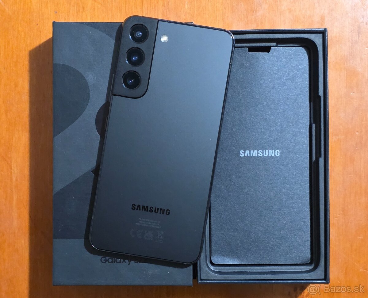 Samsung Galaxy S22 128/8GB, Phantom Black - 2