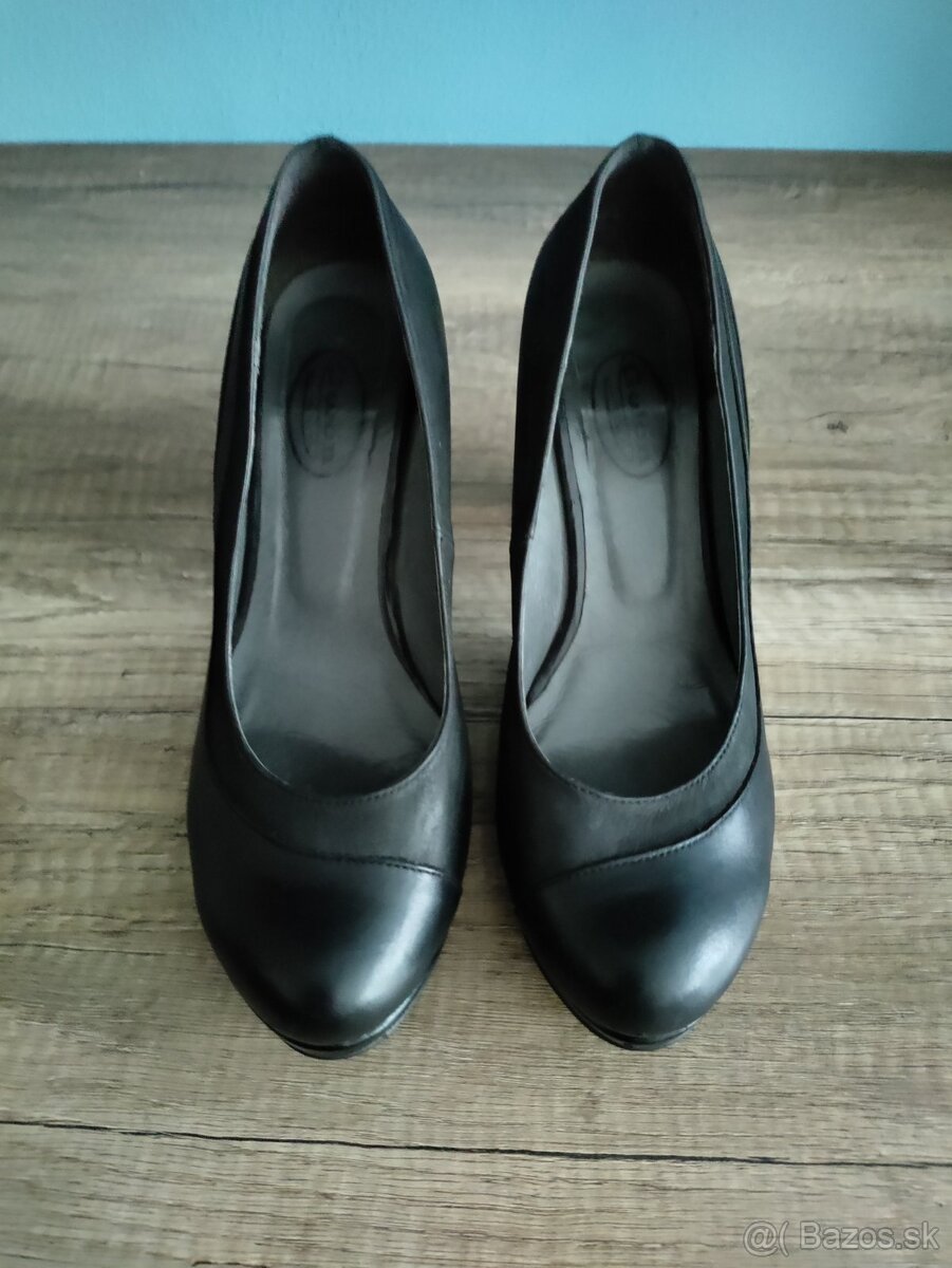 Čierne kožené lodičky č. 37 - 2