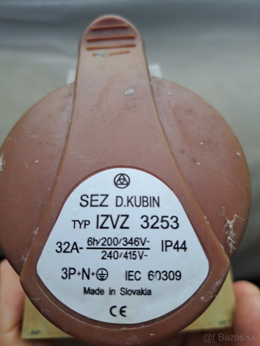Zásuvka na stenu 380V+230V - 2