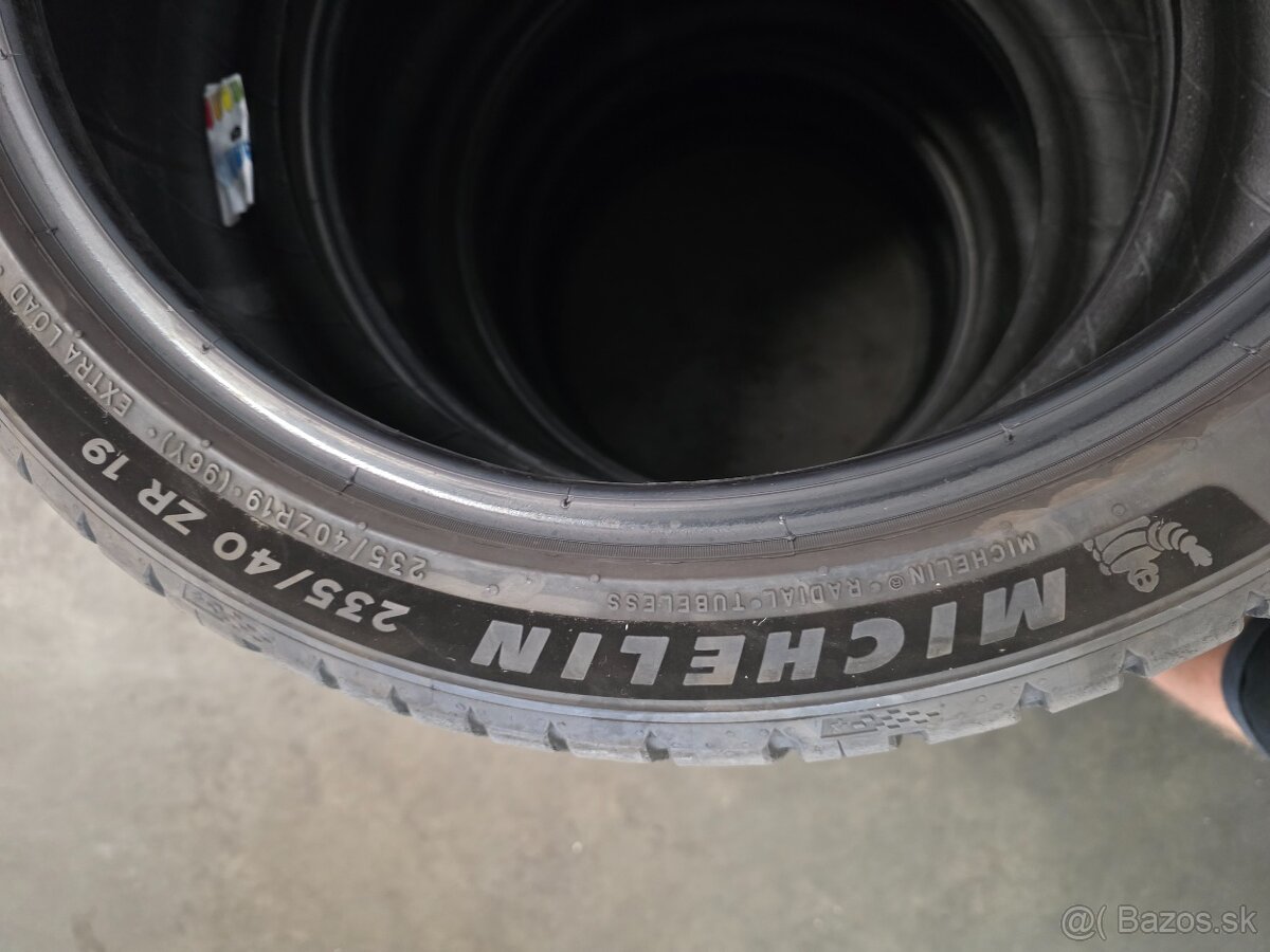 235/40zr19 Michelin pilot sport 5 - 2
