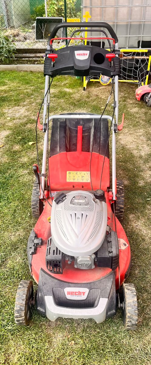 Kosačka Hecht 5564SX - 2