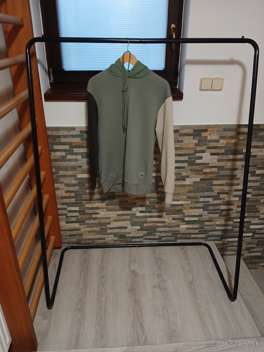 Vešiak na šaty - 2