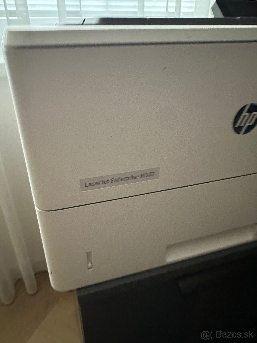 HP LaserJet Enterprise M507dn - 2