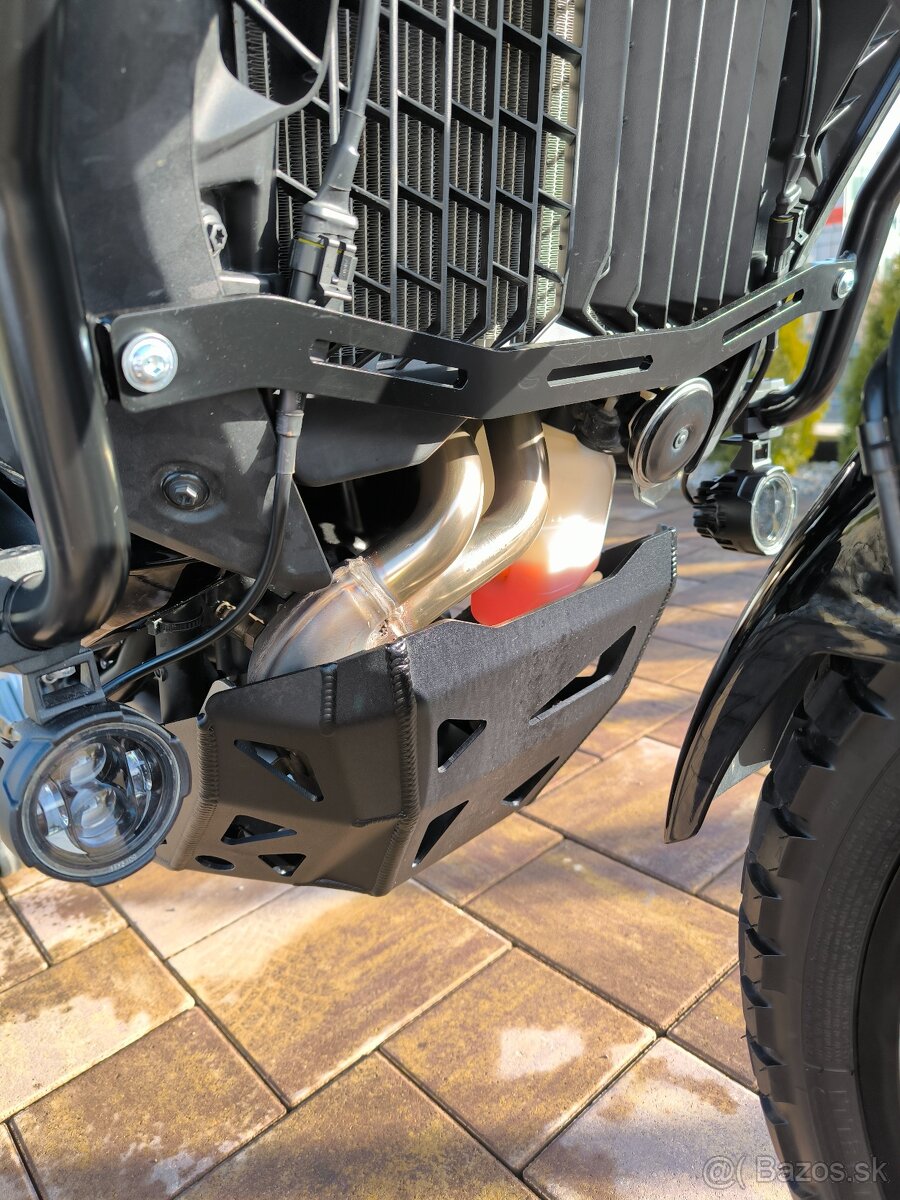 P: YAMAHA TENERE 700 WORLD RAID, 2023, 12000 km, ako NOVA