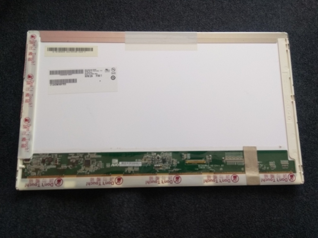 predám 15,6" LED LCD display 40 pin ,napájanie vpravo - 2