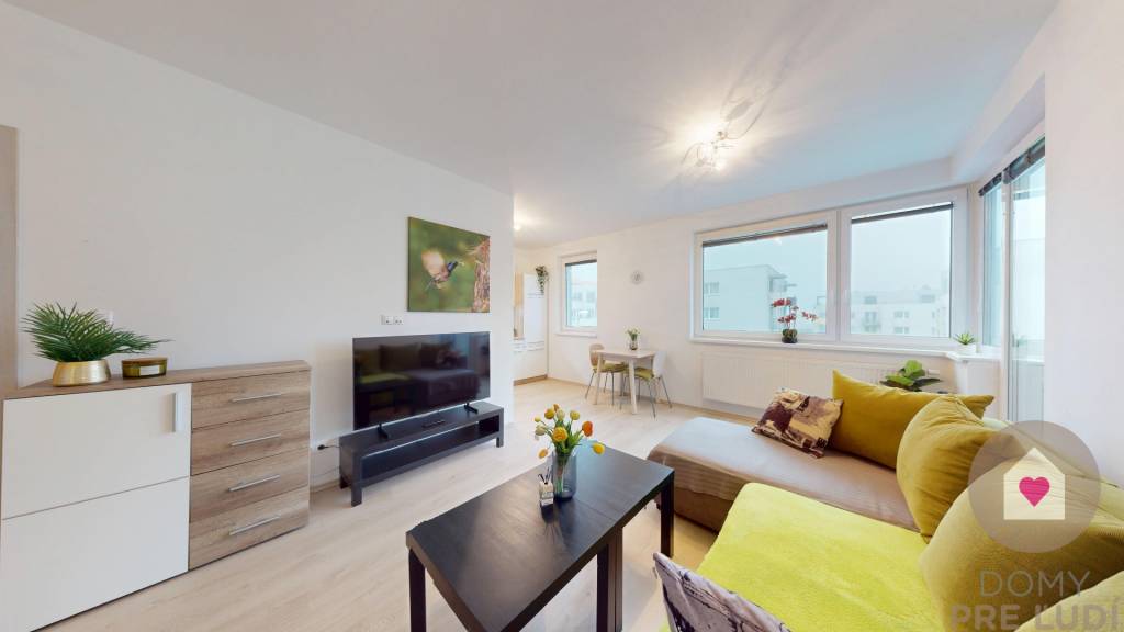 BA/IV-Prenájom zariadeného 2i bytu s balkónom a parkingom v - 2