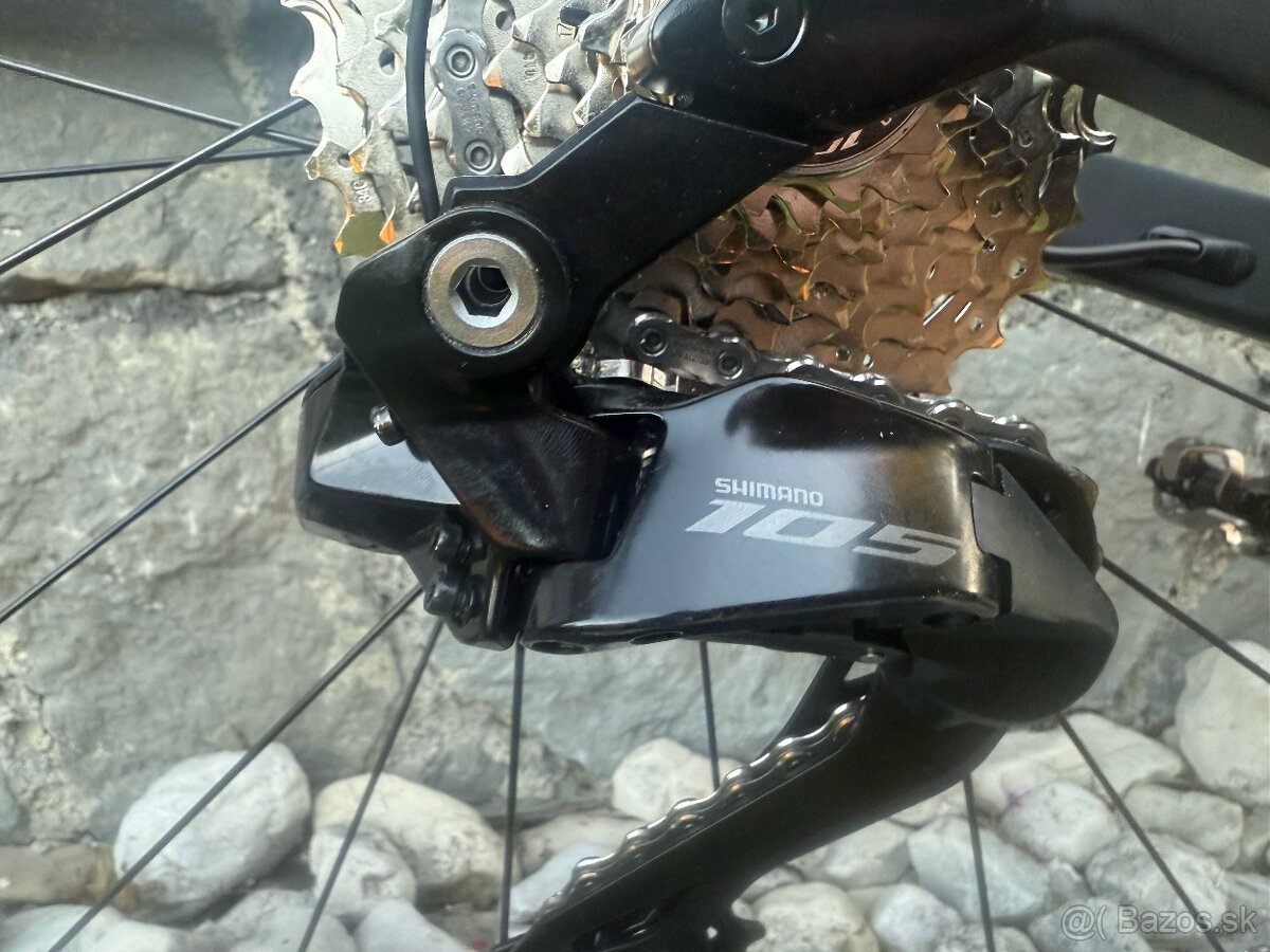 Carbonový Cestný Bicykel UCI - 2025 - 2