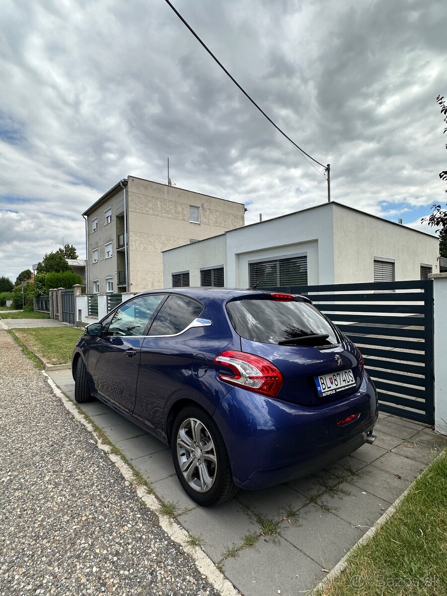 Peugeot 208 - 2
