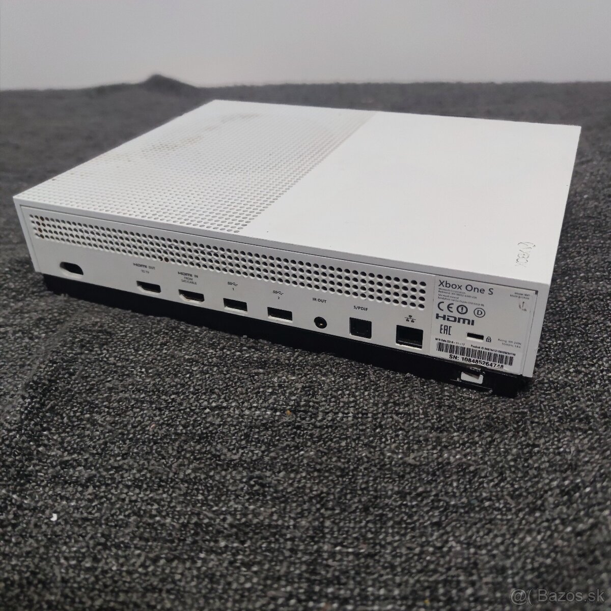 Xbox One S - Nefunkčný - 2