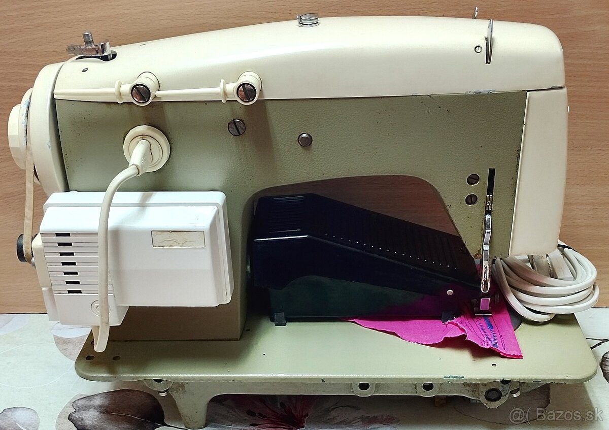 Predám Šijací stroj. - 2