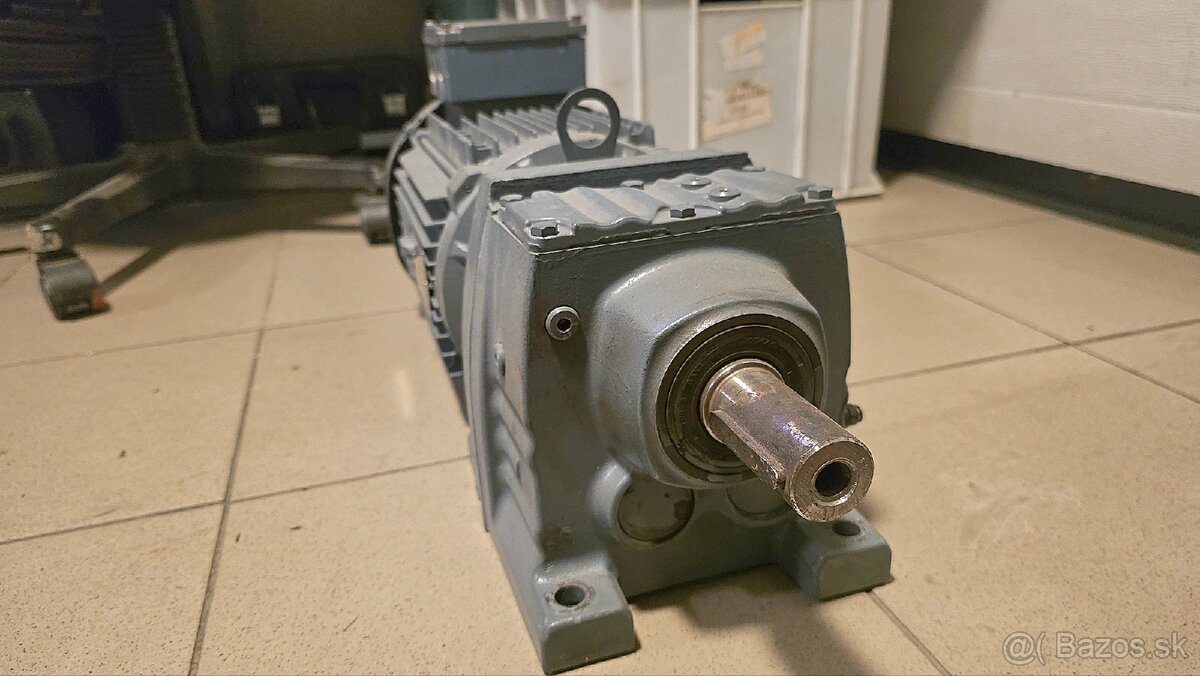 Elektromotor 3kw s prevodovkou - 2