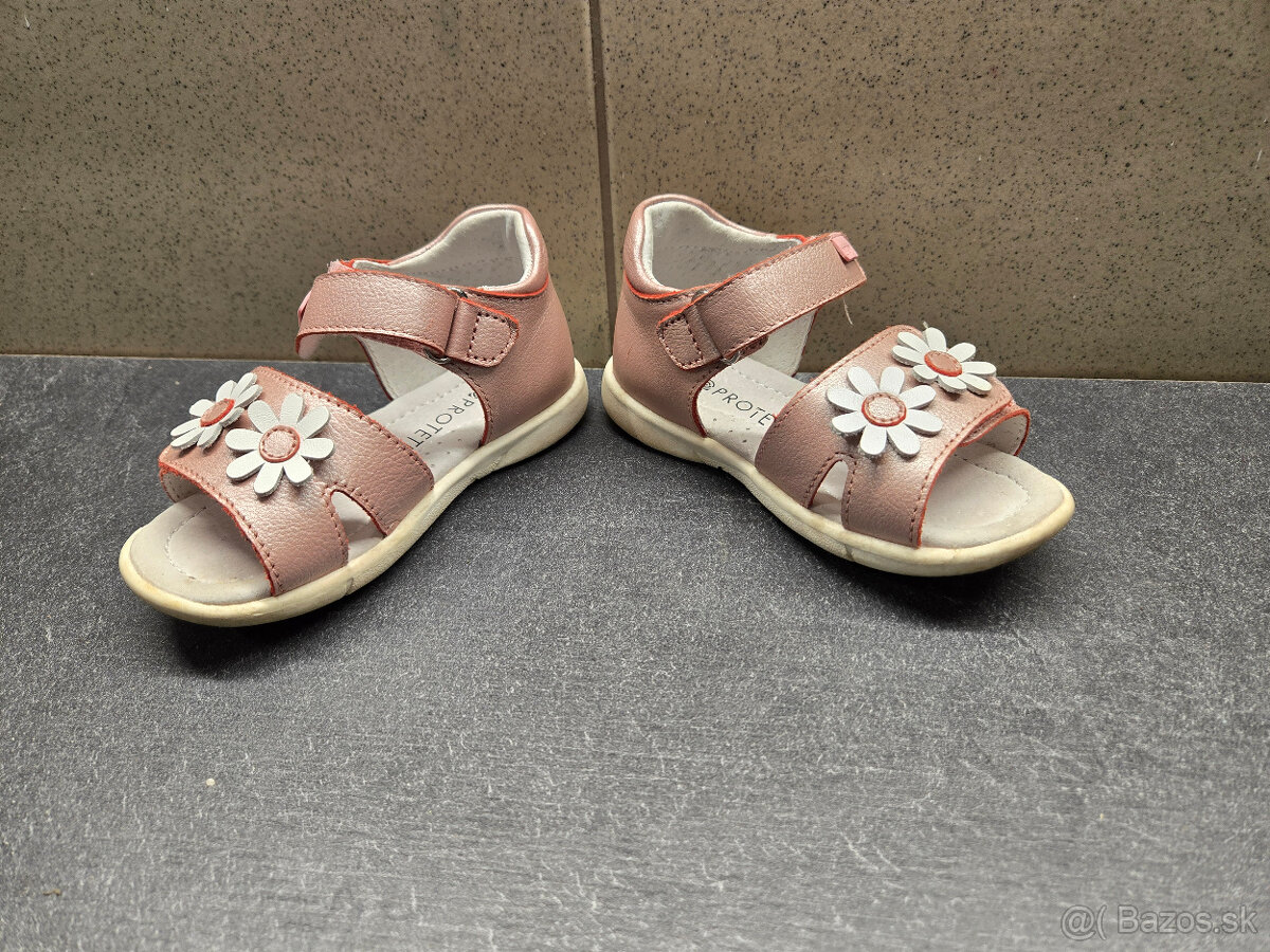 predam dievcenske sandalky 24 Protetika - 2