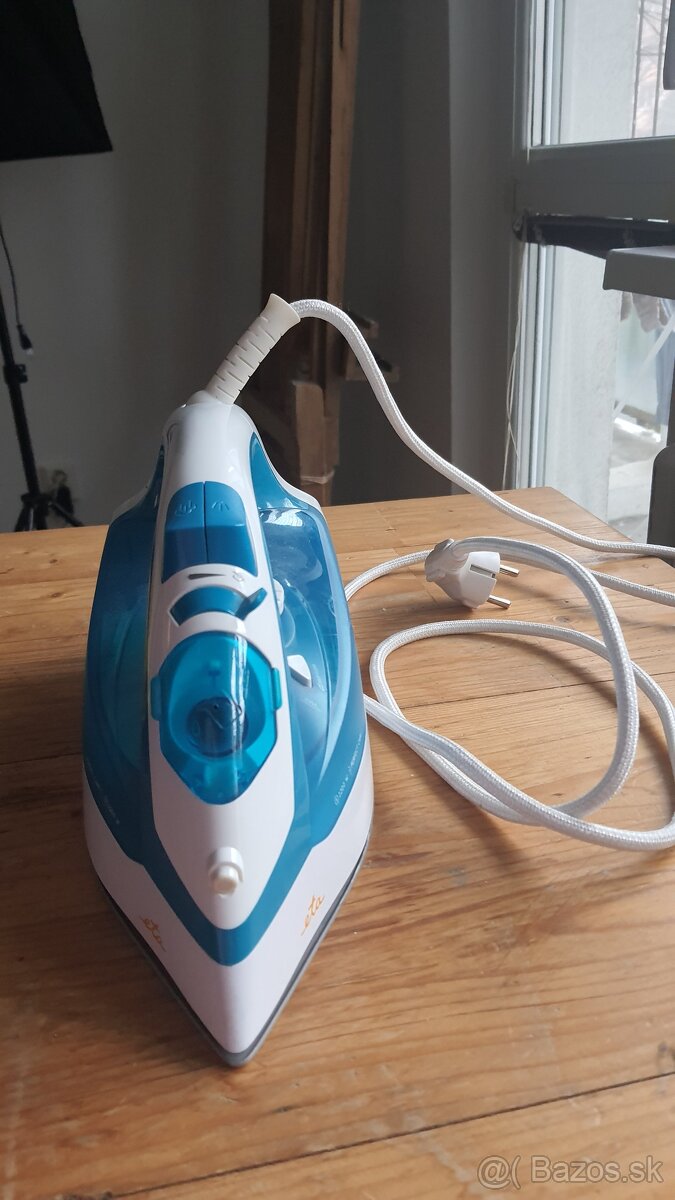 Modrá ETA žehlička - 2