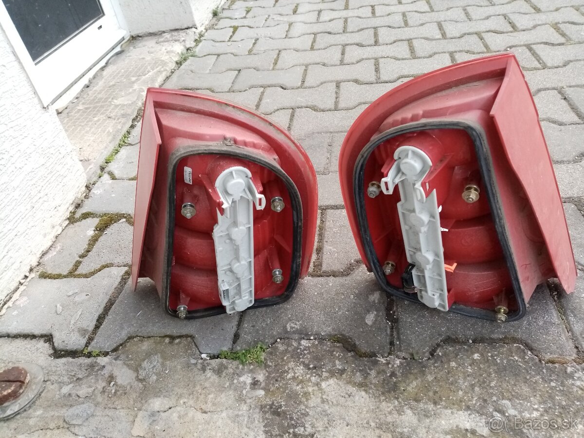 zadne svetlá Fábia 1 - 2