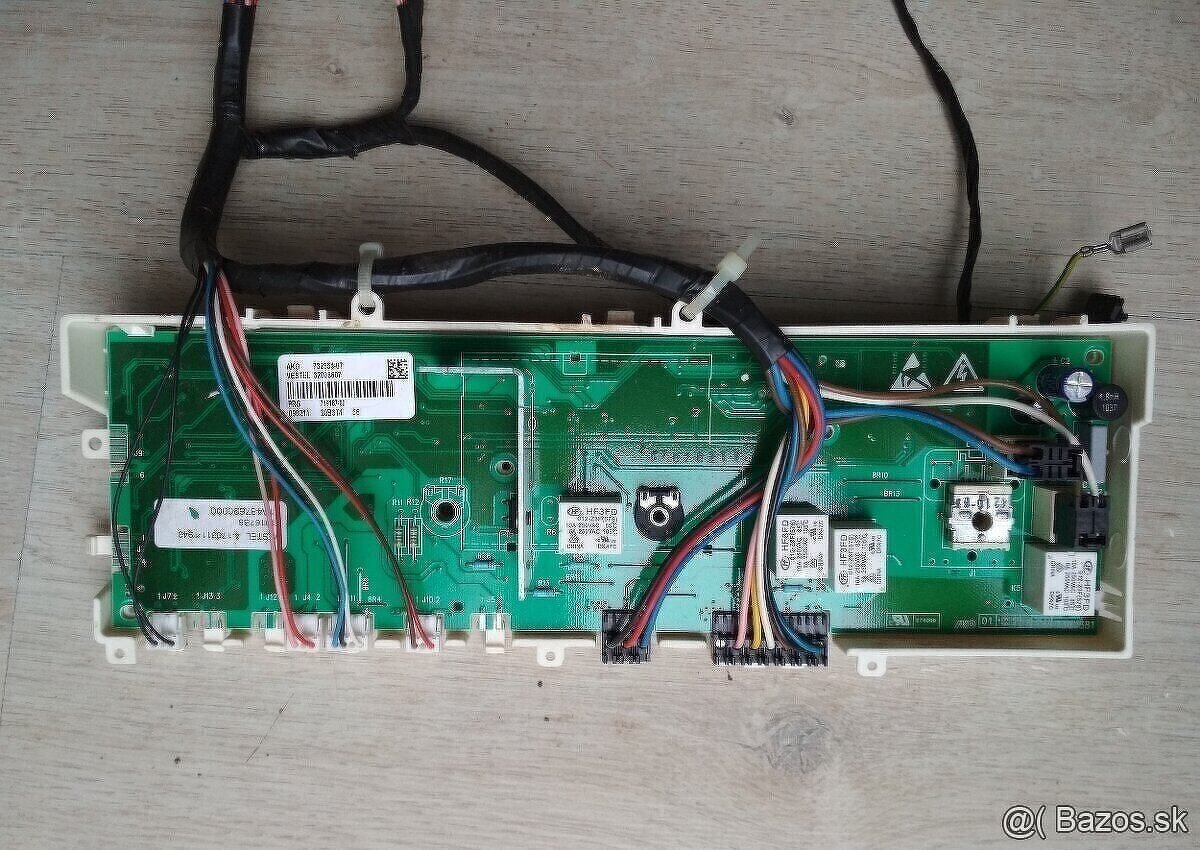 Rozpredám práčku Whirlpool AWG - 2