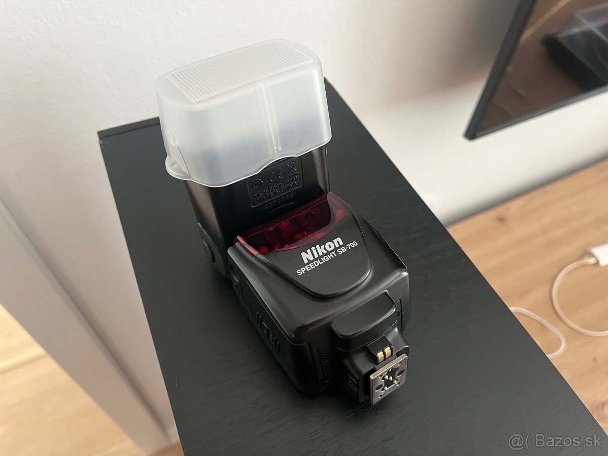 Nikon SB700 - 2