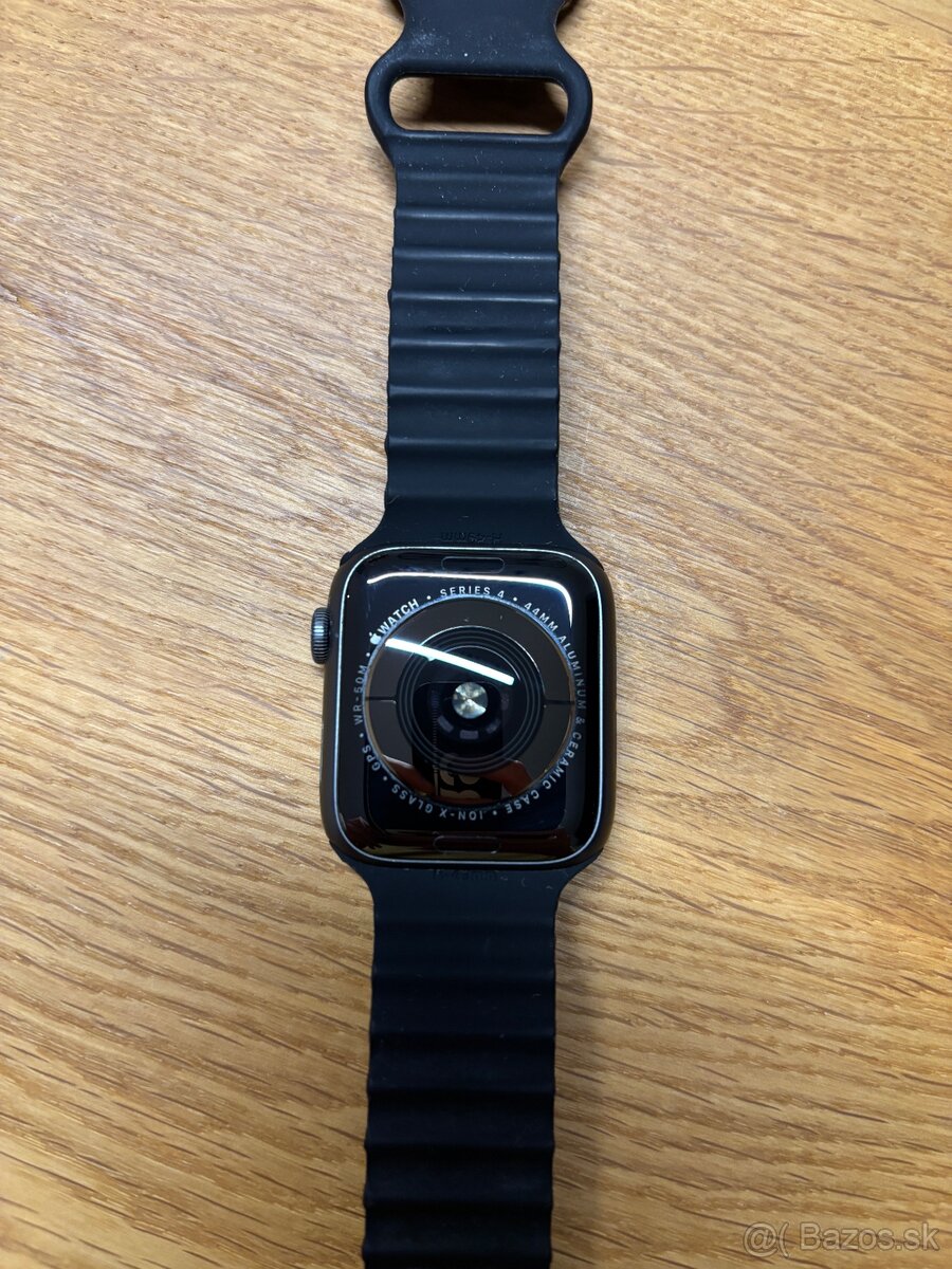Apple Watch 4 44mm - 2