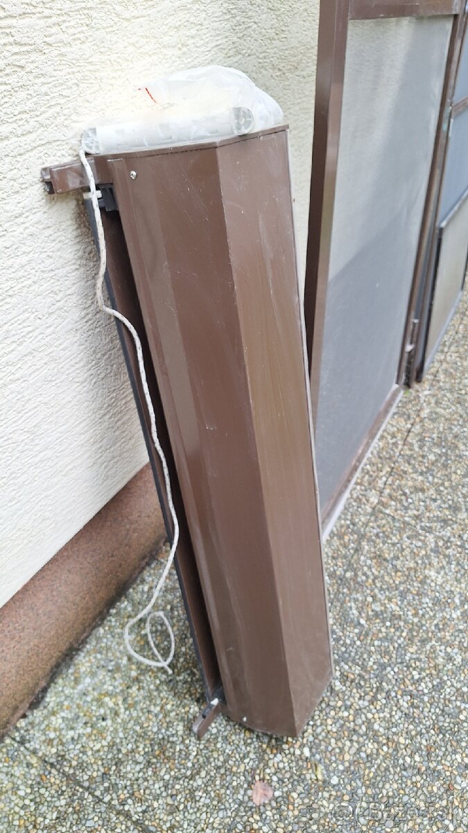 Sieťky na okná a balkónové dvere Climax so žalúziou - 2