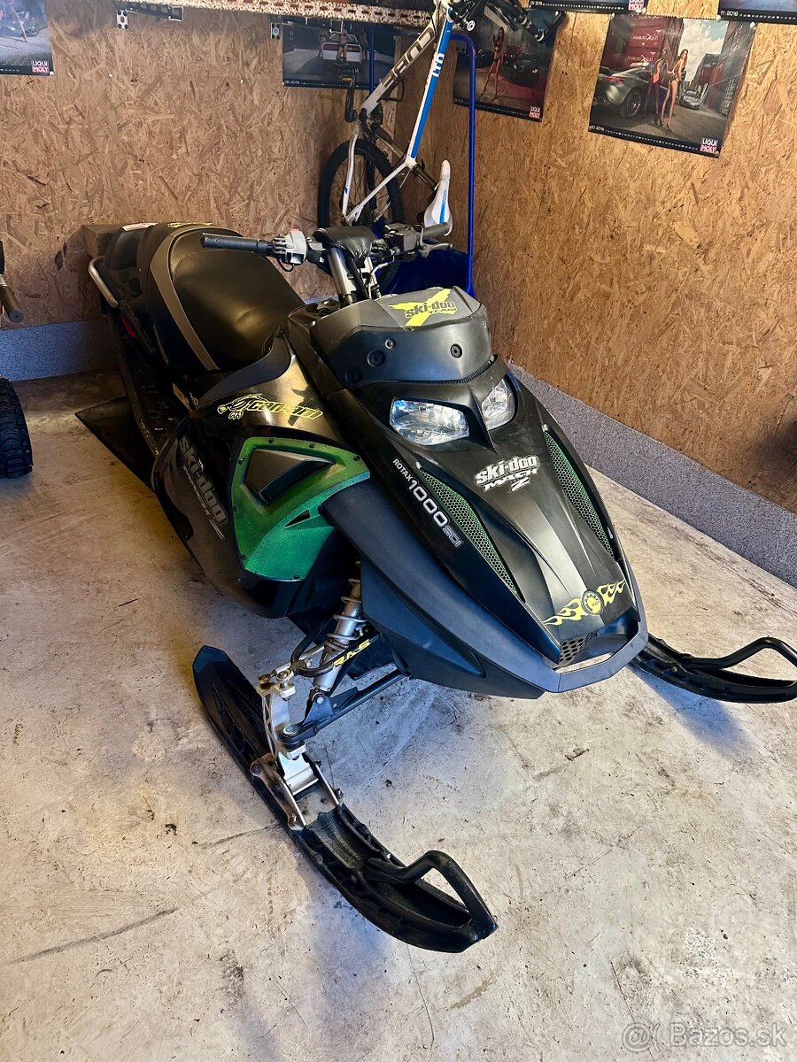 Ski doo mach z 1000 - 2
