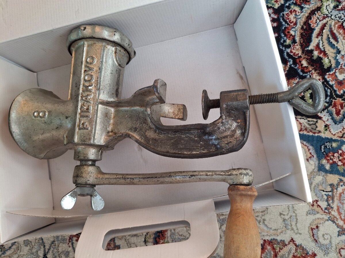 Mlynček na mäso č.8 - 2