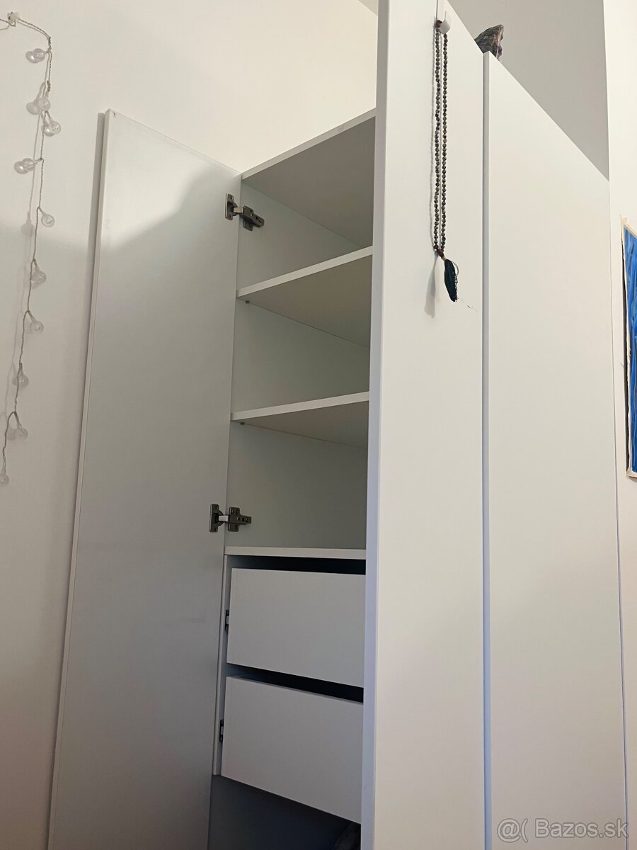 Biela skriňa na mieru - 2