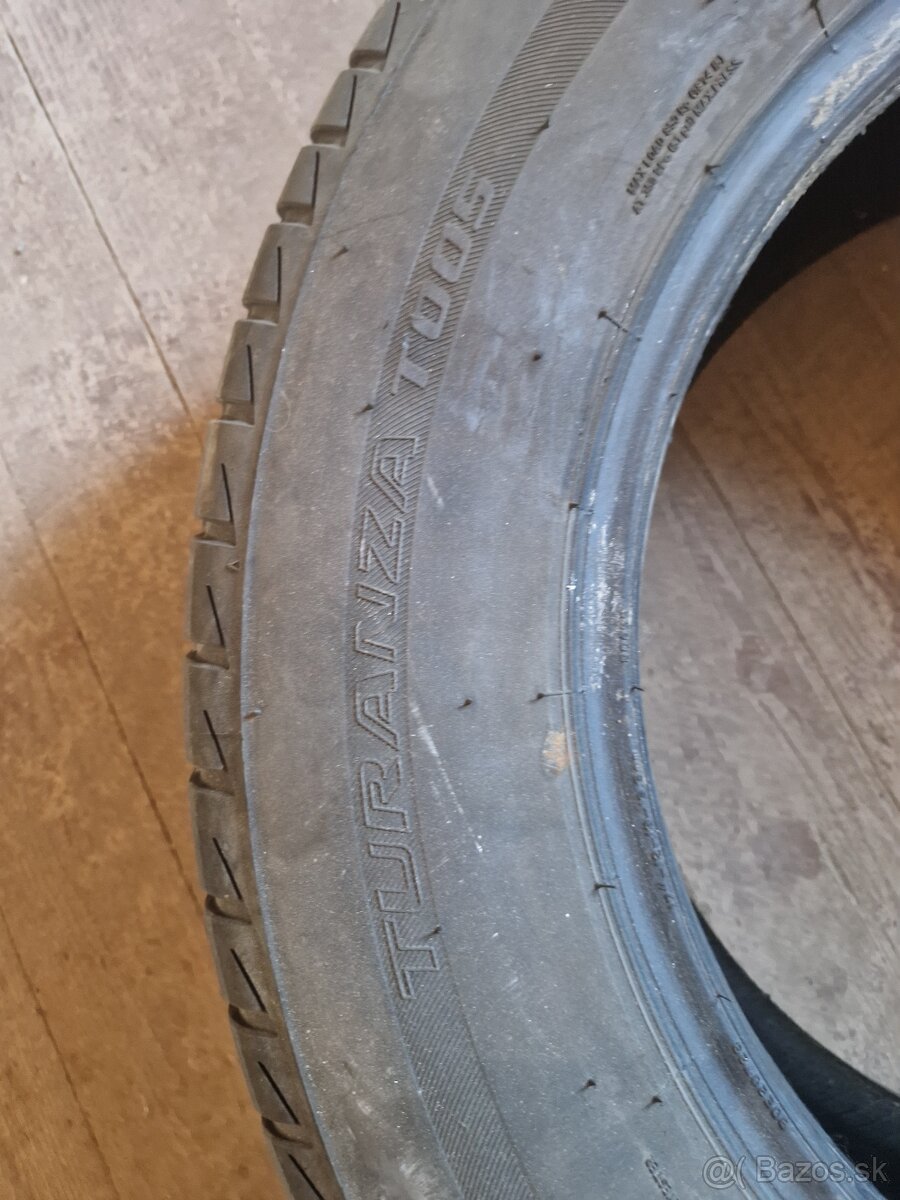 Bridgestone 225/65R17 - 2