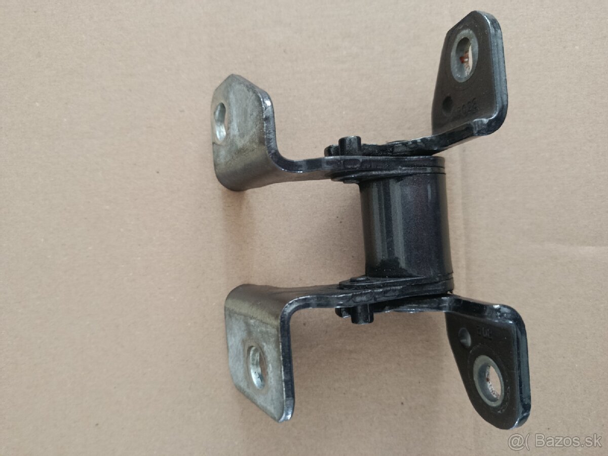 Pánt dverí Jeep Grand Cherokee wk2 - 2