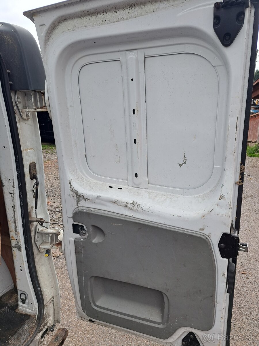 Predám náhradné diely Opel vivaro, trafic - 2