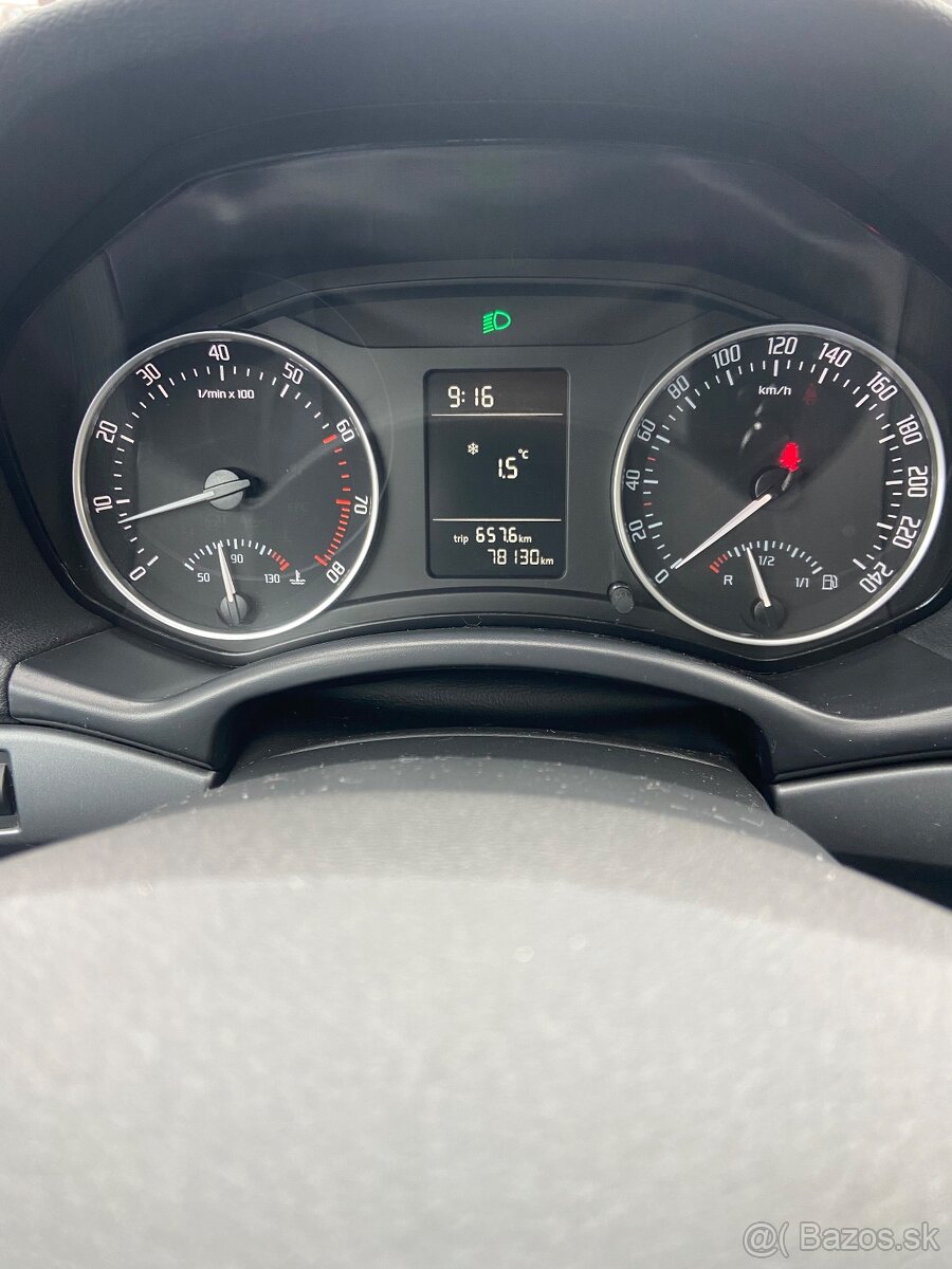 Škoda octavia 2 , 1.6 benzín 75 kw,2011 - 2