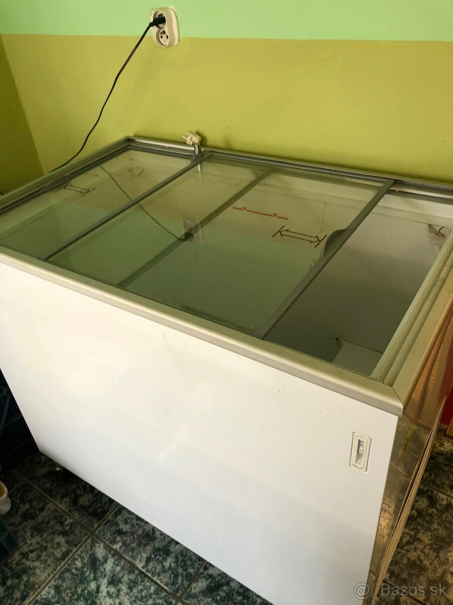 Predám truhlicovu chladnicku - 2