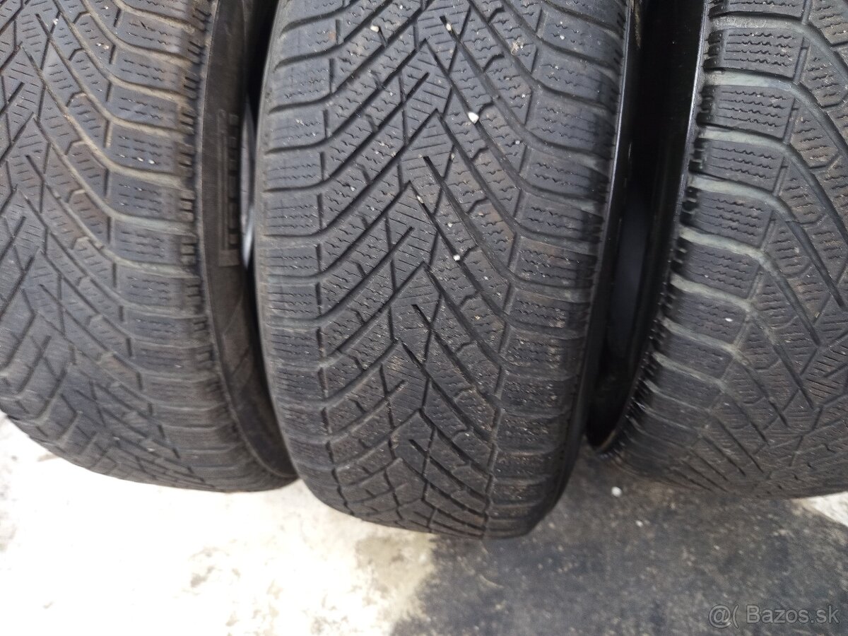 235/55R19 Pirelli zimné - 2
