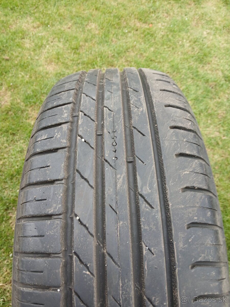 Nokian 195/65r15 letné - 2