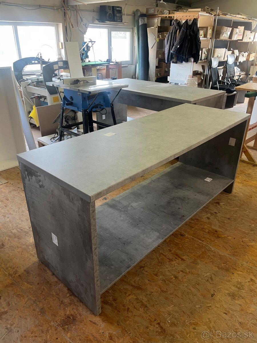 Pracovný stôl - 2
