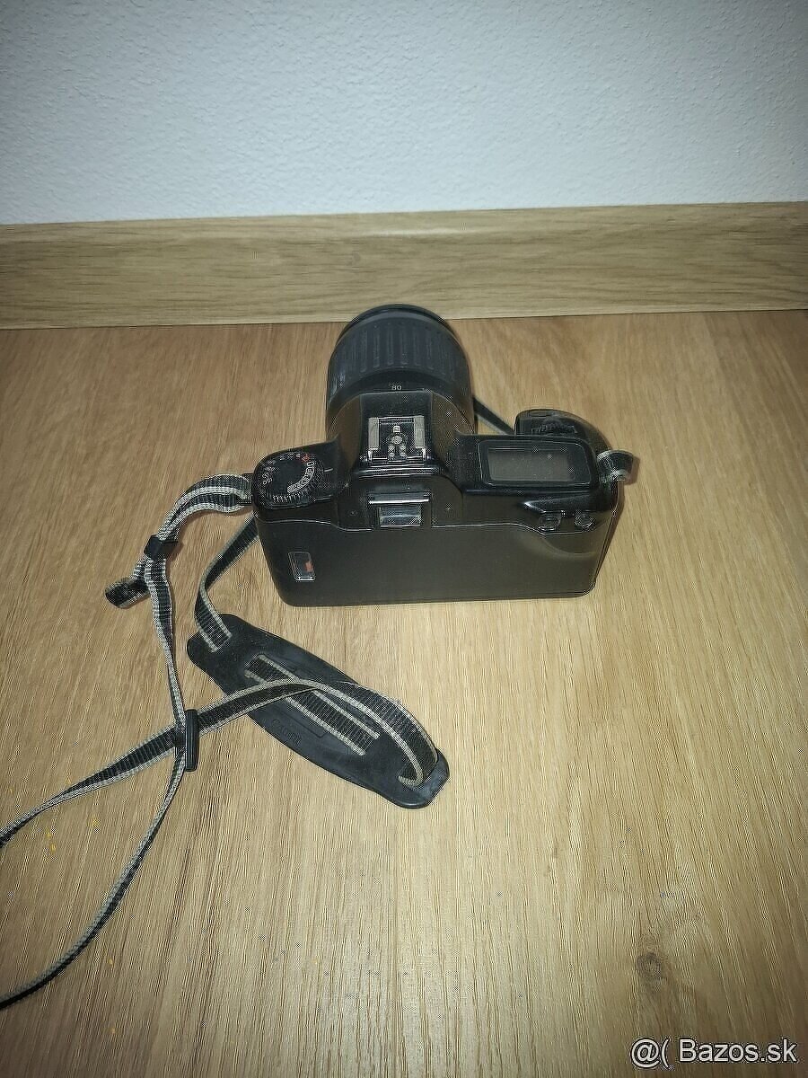 Canon EOS 1000 - 2