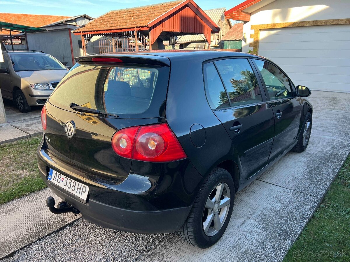 VW Golf V 1.4 benzín - 2