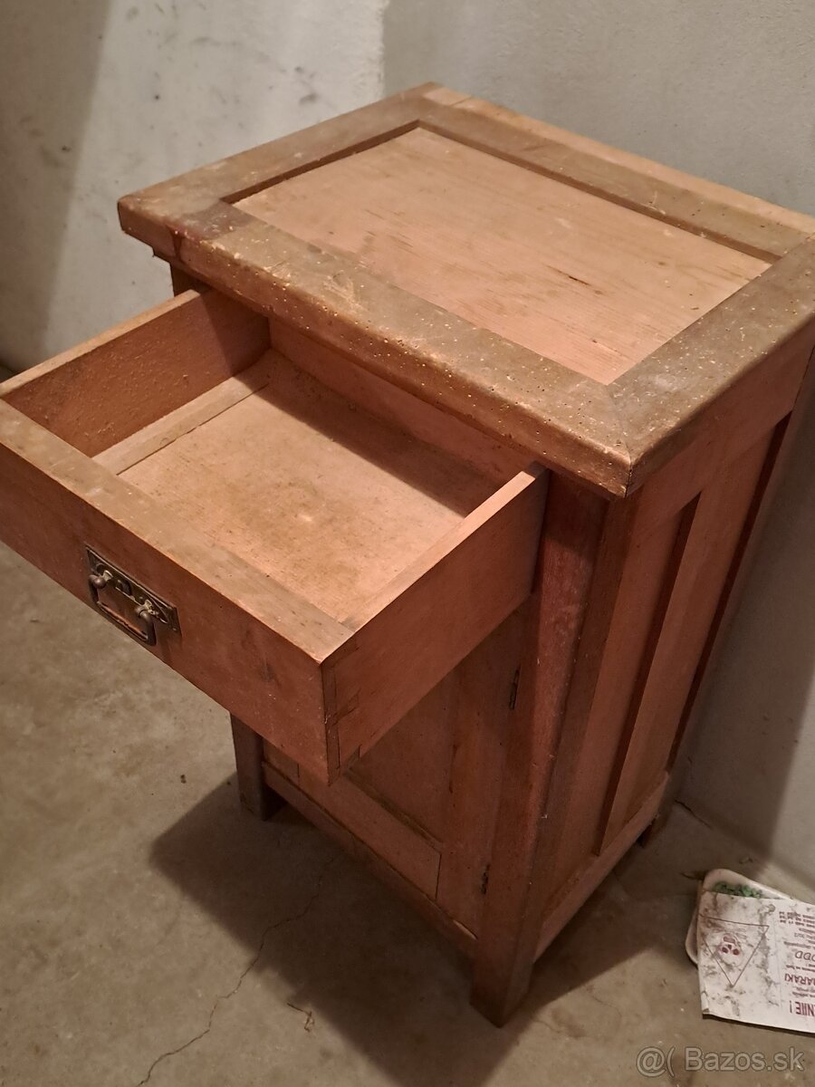 Nočné stolíky cca 100 ročné - 2