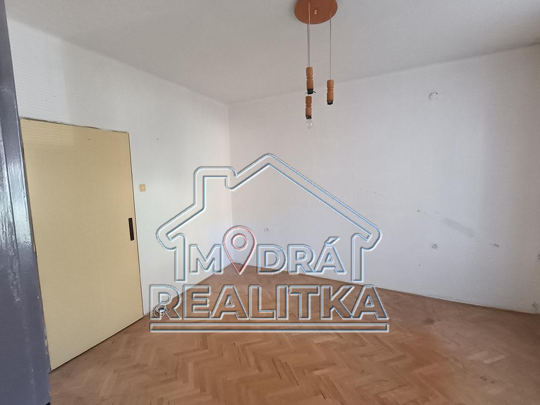 Rezervované - 3 izbový tehlový byt v Humennom - 2