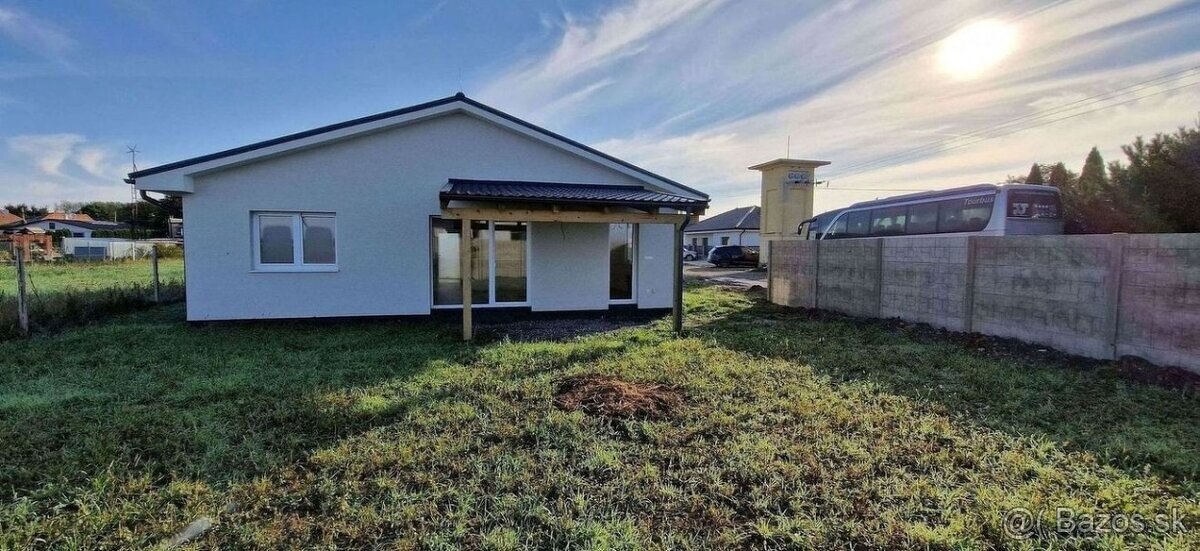 NA PREDAJ NOVOSTAVBA V ŽELIEZOVCIACH - 2