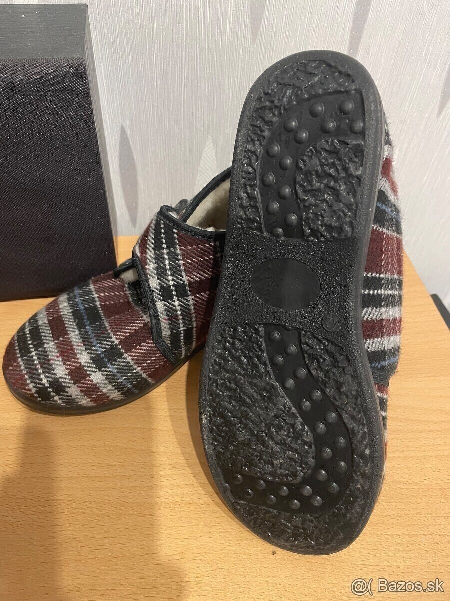 Dámske papuče kotníkové, veľ.42 - 2