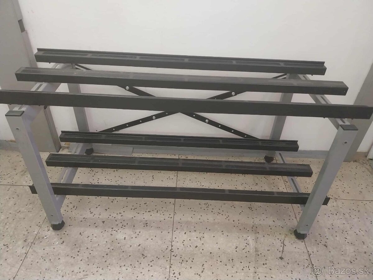 Zelezne stojany regaly - 2